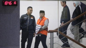 KPK menahan mantan Menteri Agama Yaqut Cholil Qoumas terkait kasus korupsi kuota haji