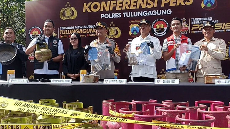 Polres Tulungagung Bongkar Pengoplosan Gas Subsidi Elpiji 3 Kg ke Tabung 12 Kg, Dua Pelaku Ditangkap