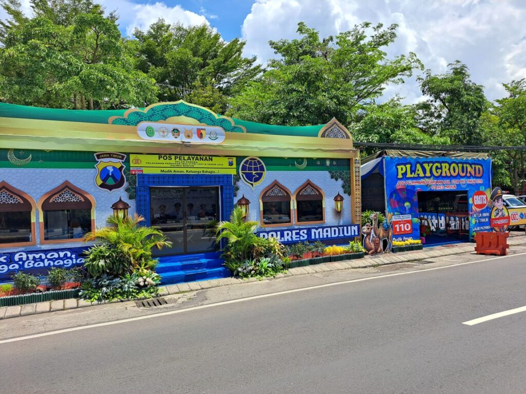 Fasilitas pemudik di Pos Pelayanan Taman Asti Caruban Madiun.