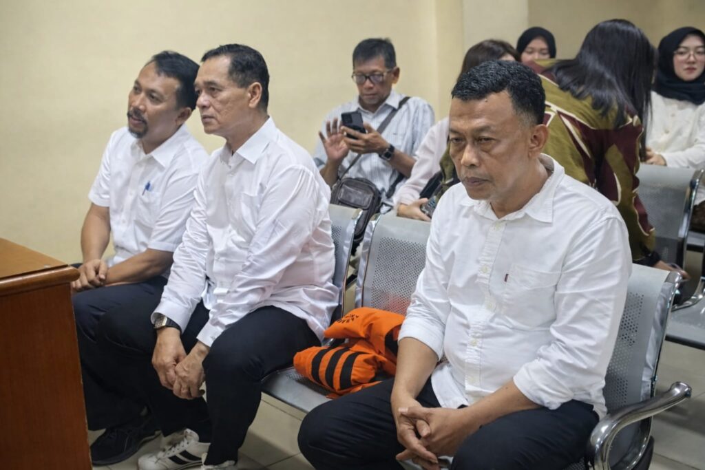 Bupati non aktif Sugiri Sancoko jalani sidang perdana di Tipikor Surabaya (Foto Naw, newstujuh.id)