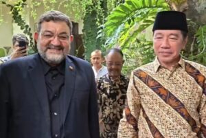 Dubes Iran Mohamad Boroujerdi ketika berkunjung di kediaman Presiden RI ke 7 Jokowi di Solo (Foto Nawan, Newstujuh.id)