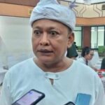 Tokoh adat Subang Rahyang Mandalajati Evi Silviadi memberikan keterangan terkait polemik Musorkablub KONI Subang