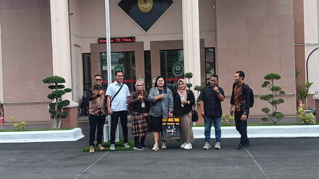 Sidang praperadilan wartawan di Mojokerto masuk tahap replik dan duplik. Kuasa hukum tegaskan siap pembuktian dalam agenda berikutnya. (Foto : Istimewa)