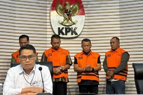 Sugiri Sancoko Cs ketika jumpa pers yang digelar oleh KPK (Foto: Dok KPK, Nawan, Newstujuh.id)