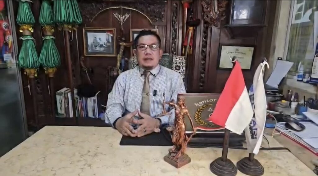 Ketua Komite SMPN 1 Kartasura DR.KRA Suratno Pradotodiningrat SH.,MH (Foto: Naw, Newstujuh.id)