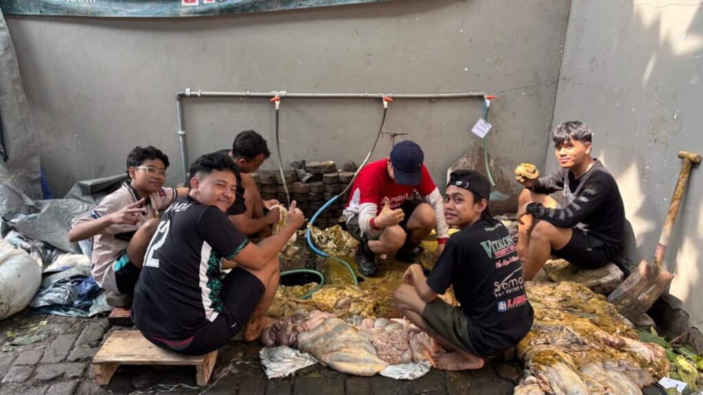 LDII Rungkut Kidul Surabaya menyembelih 5 sapi dan 2 kambing pada Iduladha 1447 H. Semangat berkurban tetap terjaga melalui tradisi menabung kurban. (NewsTujuh.id)