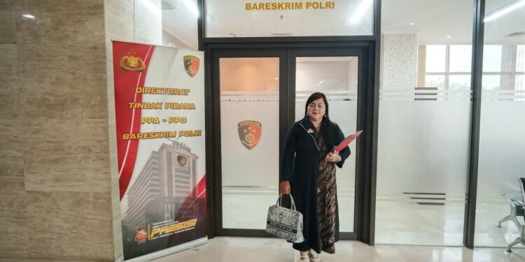 Advokat Rikha Permatasari menyoroti kasus anak 16 tahun yang melayangkan somasi kepada nenek terkait warisan di Mojokerto. (NewsTujuh.id)