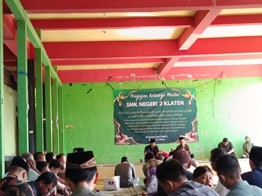 Pengajian rutin SMK Negeri 2 Klaten tekankan pentingnya karakter guru dan manajemen waktu. Kegiatan ini memperkuat spiritualitas dan profesionalisme pendidik. (Foto : Nugie, NewsTujuh.id)