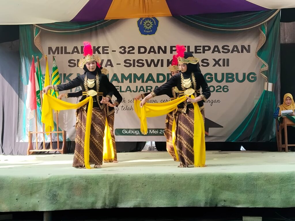 SMK Muhammadiyah Gubug merayakan milad ke-32 dengan Wayang Golek Pitutur. (Foto : Nugie, NewsTujuh.id)