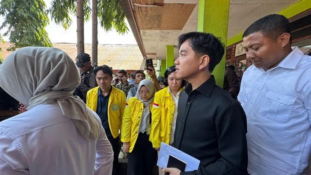 Wapres Gibran Tinjau Pengungsian Gempa NTT di Maumere